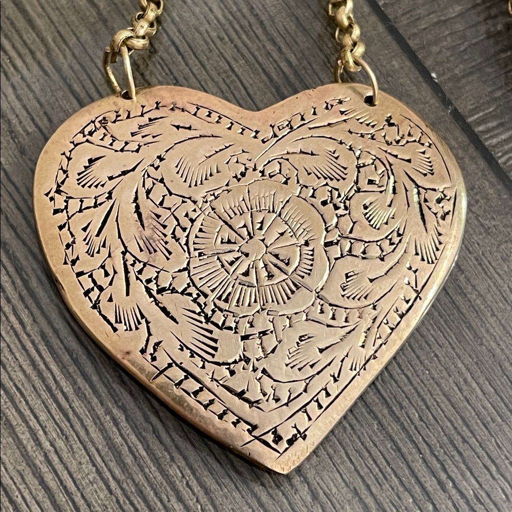 Vintage Brass Etched Heart Pendant with Rolo Chain Necklace - Picture 2 of 16